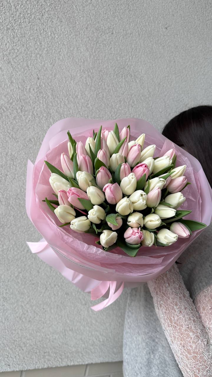 Bukiet tulipanów biało-różowych