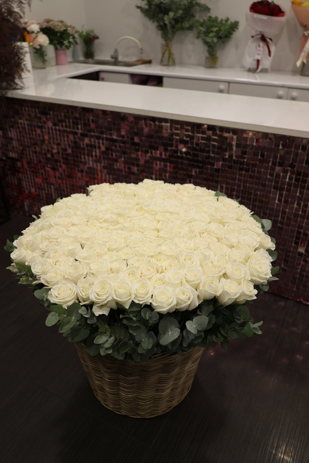 Kosz białych róż -201 szt. 💔