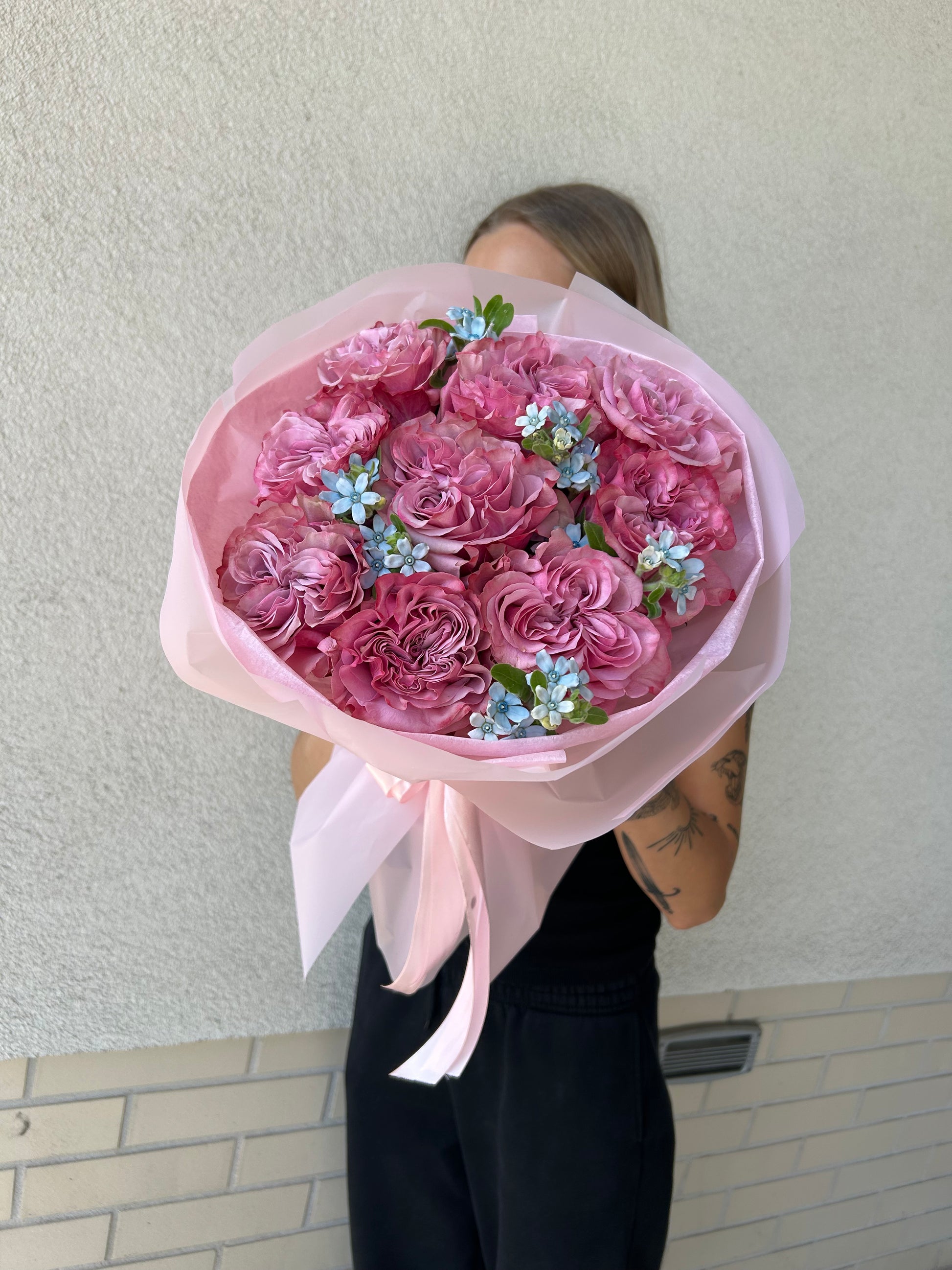 Bukiet róż z oxypetalum