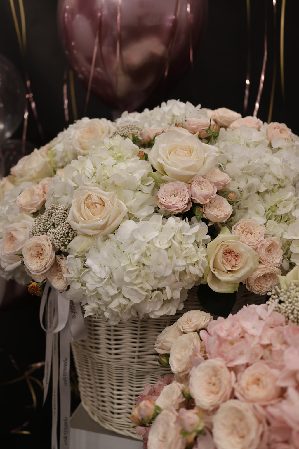 Kosz kwiatów „Bloom Aesthetic”