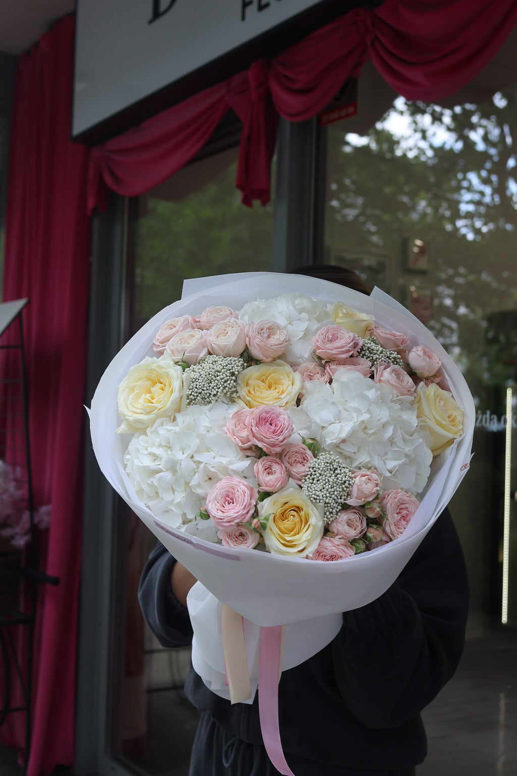 Bukiet kwiatów „Blooming Grace»