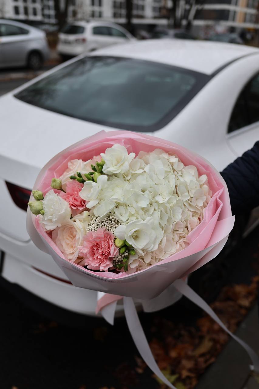 Bukiet kwiatów "Kiss of Flowers"