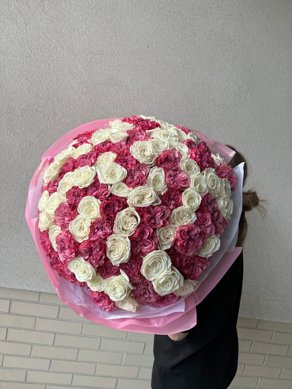 Bukiet mix biało różowych róż