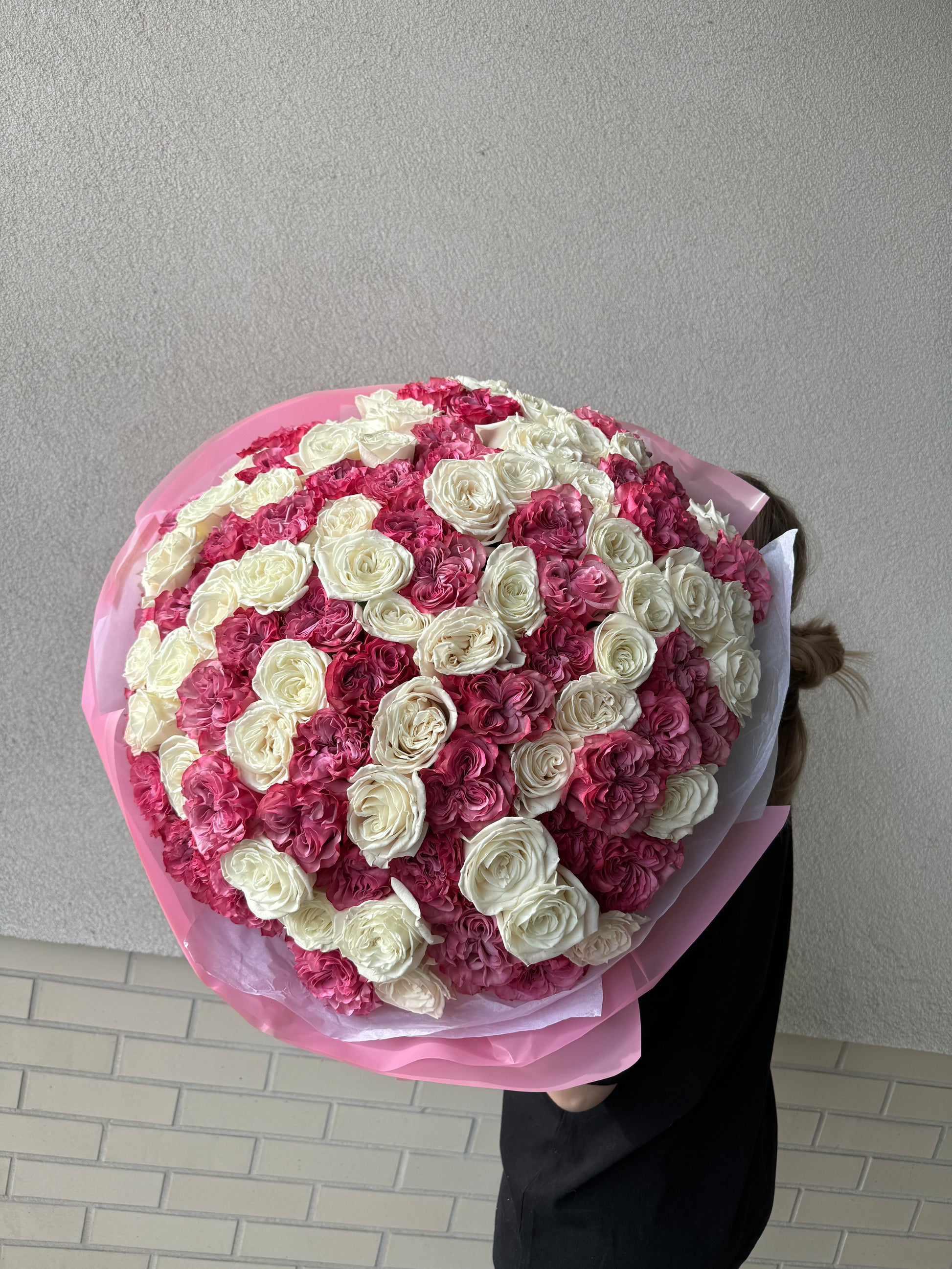 Bukiet mix biało różowych róż