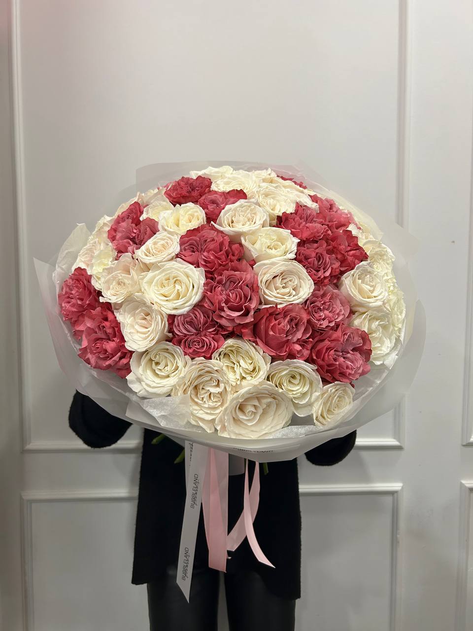 Bukiet mix biało różowych róż