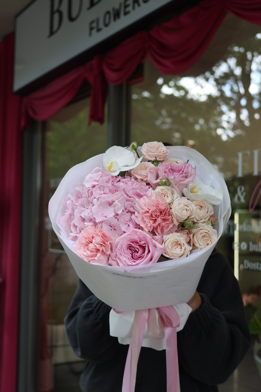 Bukiet kwiatów „Velvet Roses”