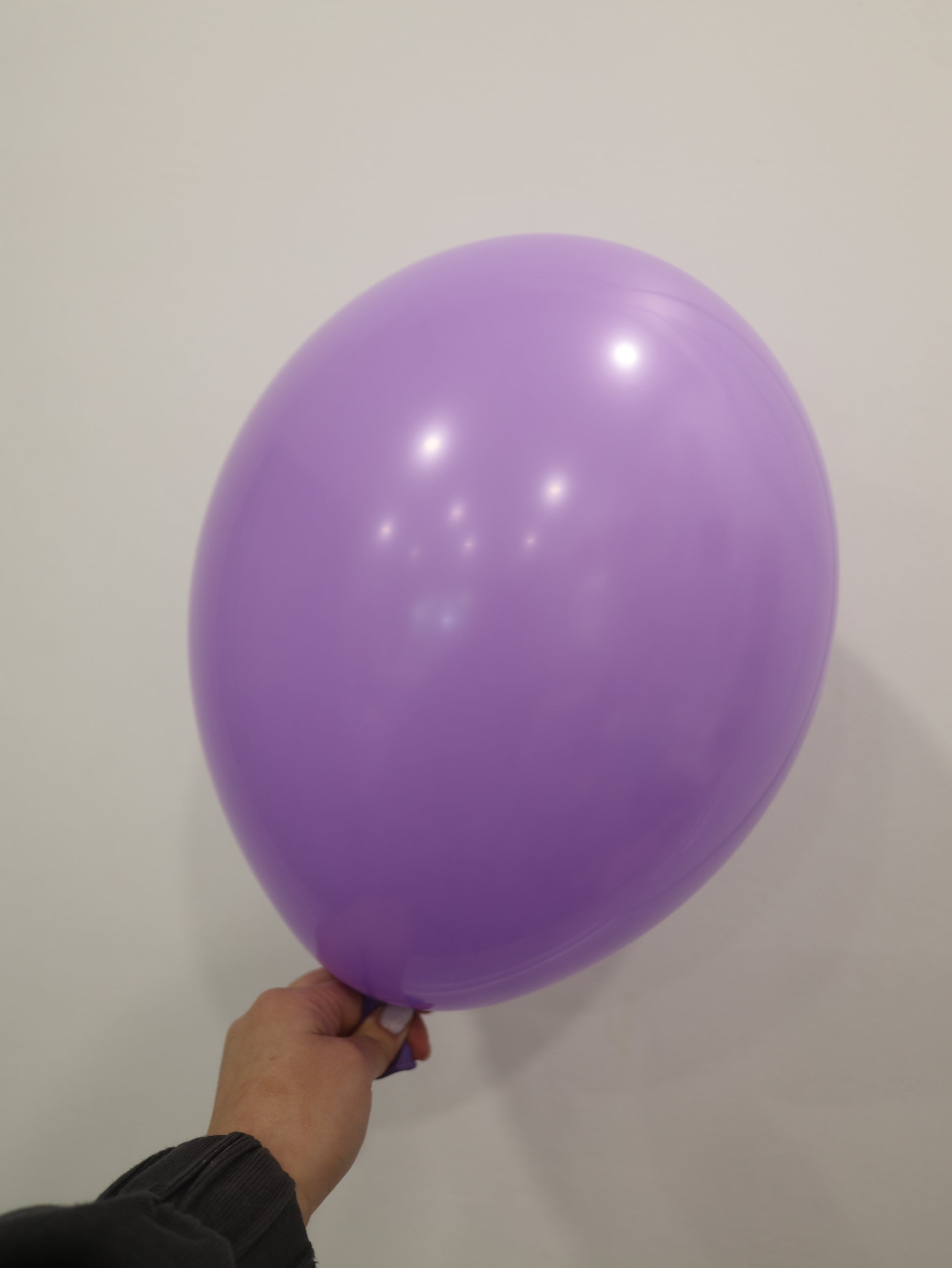 Fioletowy balon z helem