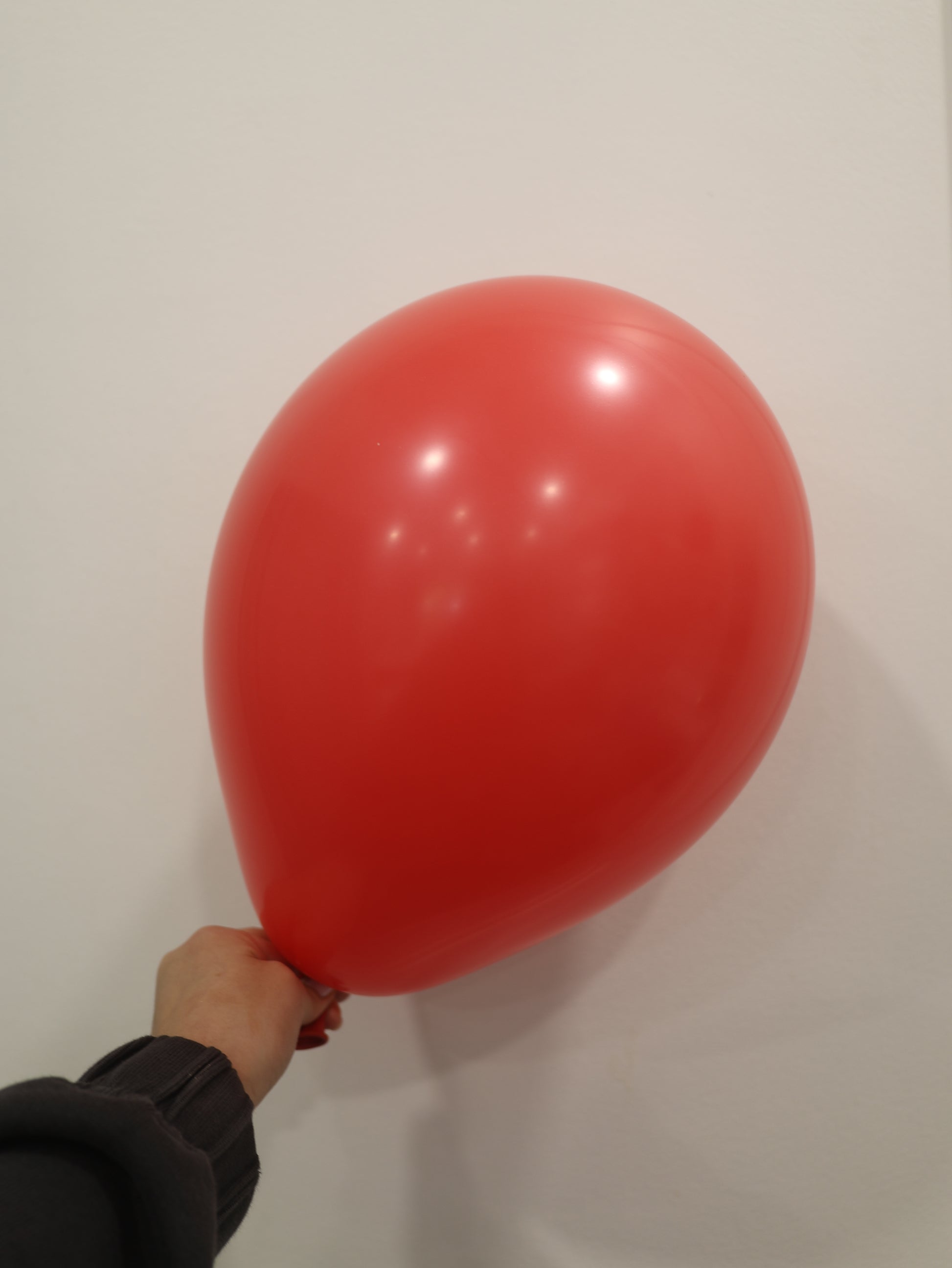 Czerwony balon z helem
