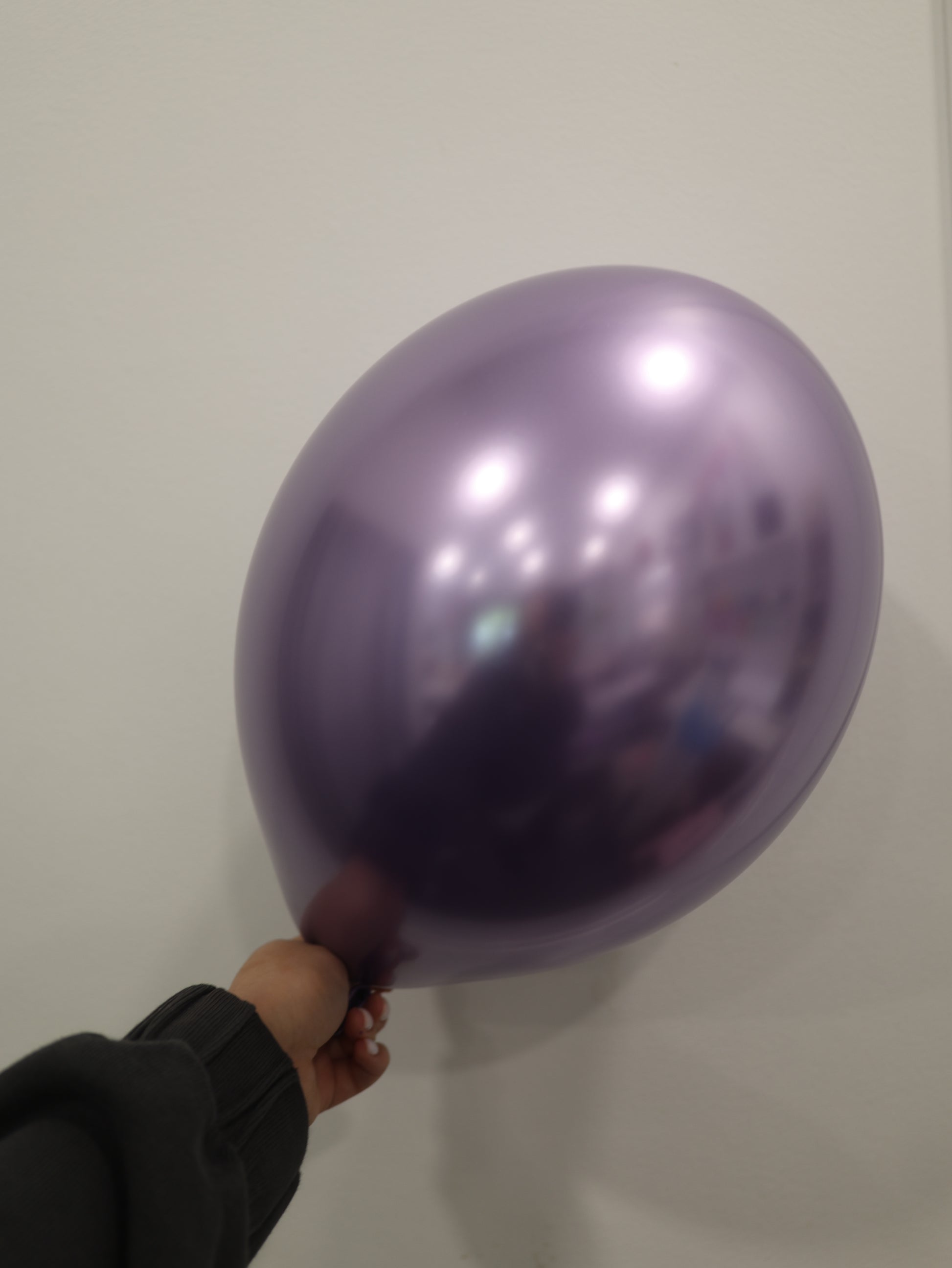 Foioletowy chromowany balon z helem