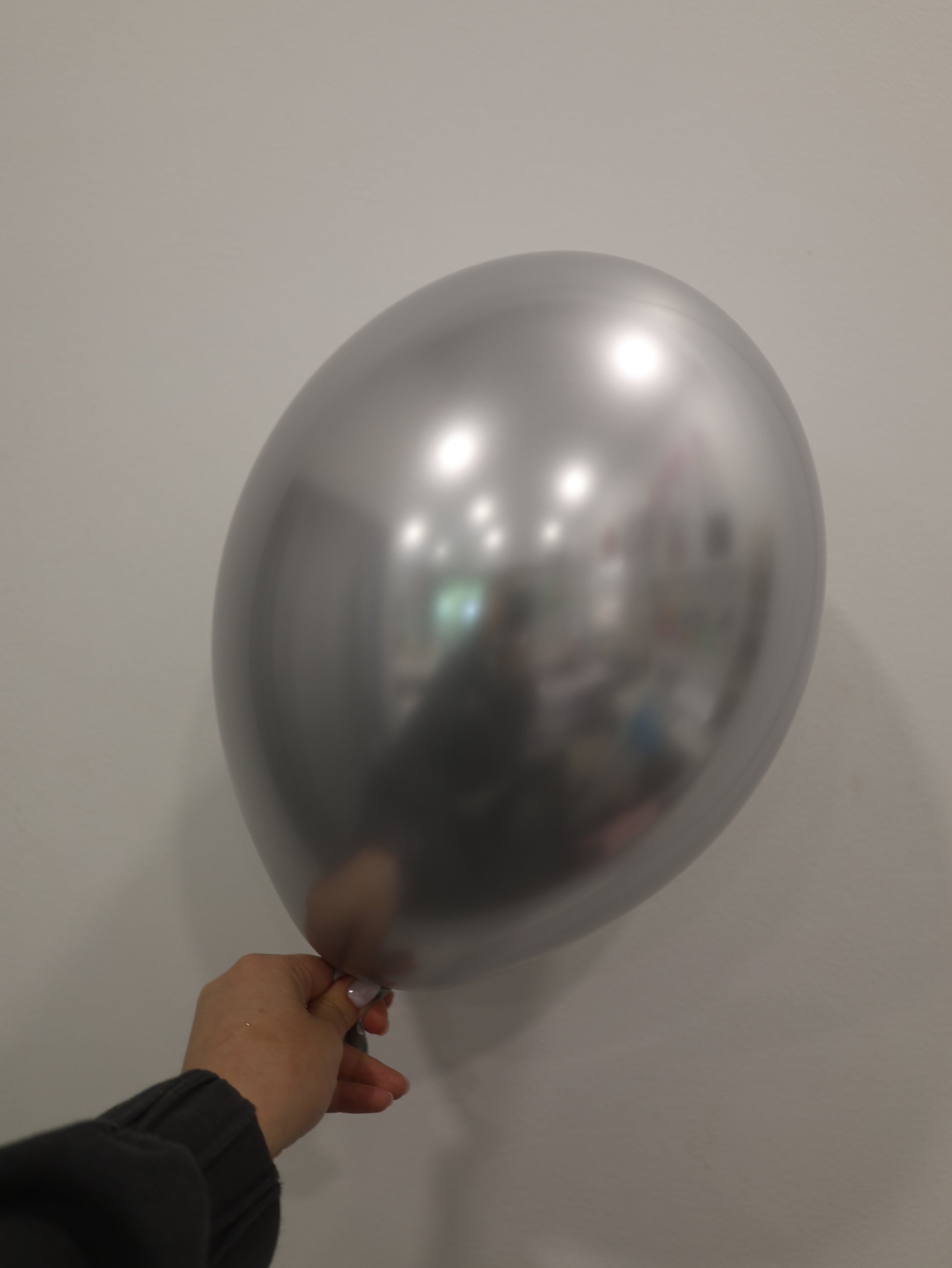 Srebrny balon z helem