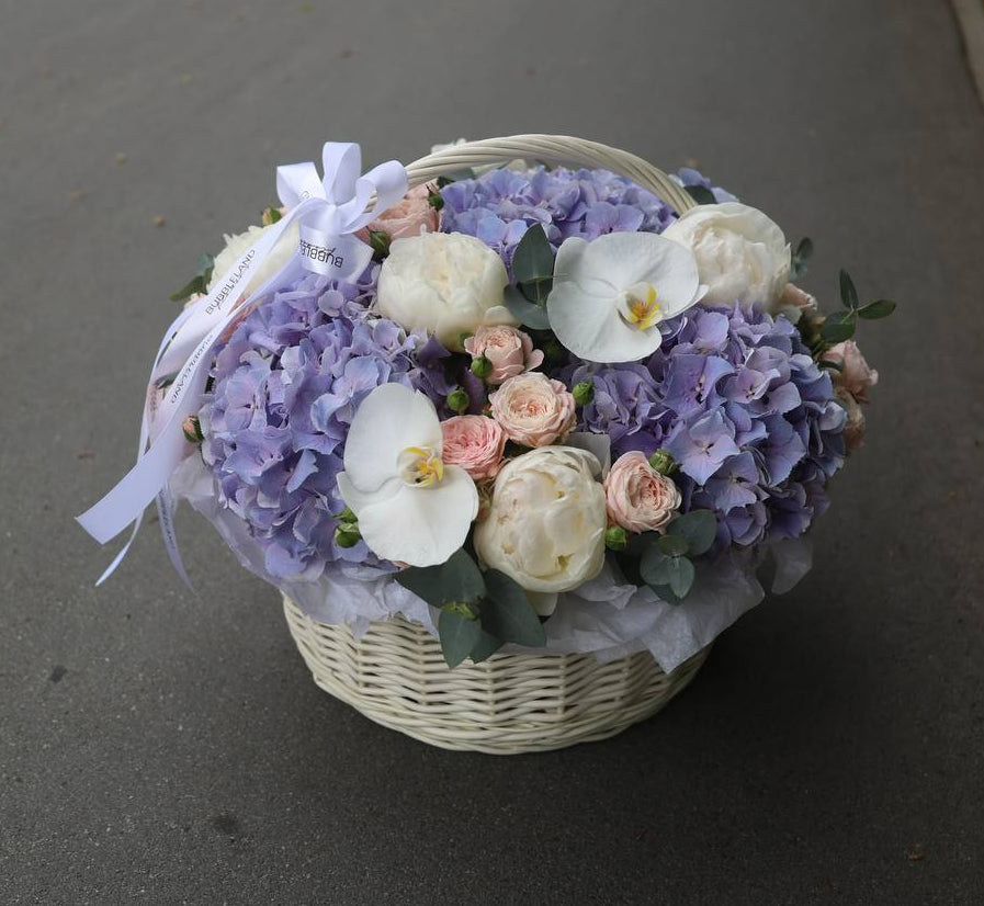 Kosz kwiatów "Floral Elegance"